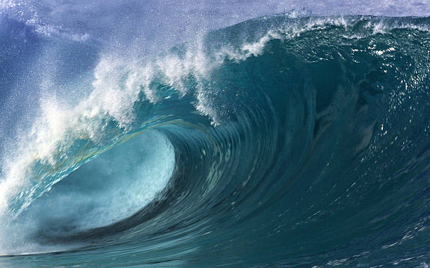 istock USA Hawaii O'ahu, North Shore, Waimea Bay, Wave. 183507147