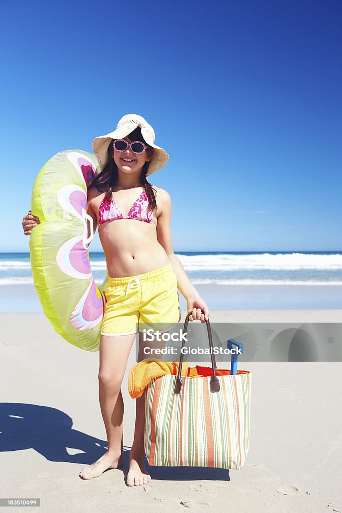 Happy girl parfait pour s'amuser sous le soleil - Photo de Adulte libre de droits