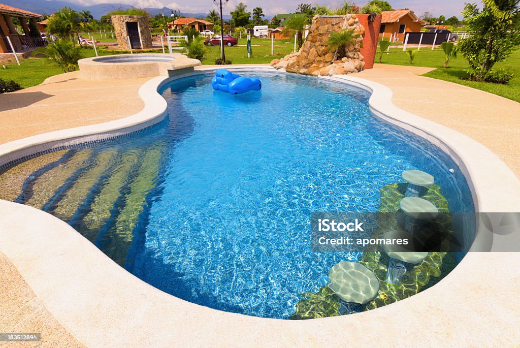 Tropical Resort piscina - Foto de stock de Acampamento de Férias royalty-free