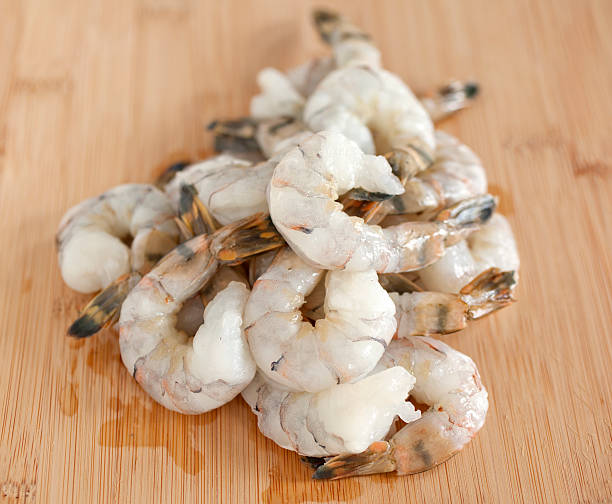 istock Pile of Shrimp 183513767