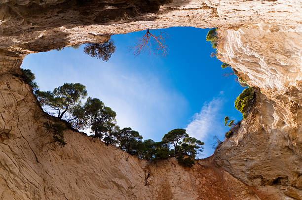 The Gargano coast is very interesting from a geological point of view: erosion by water and wind has shaped the calcareous rock into grottoes and arches. The coast is very steep and the cave can be reached only by sea.
