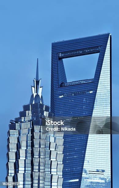 Los Rascacielos De Shanghai Foto de stock y más banco de imágenes de Aire libre - Aire libre, Alto - Descripción física, Arquitectura
