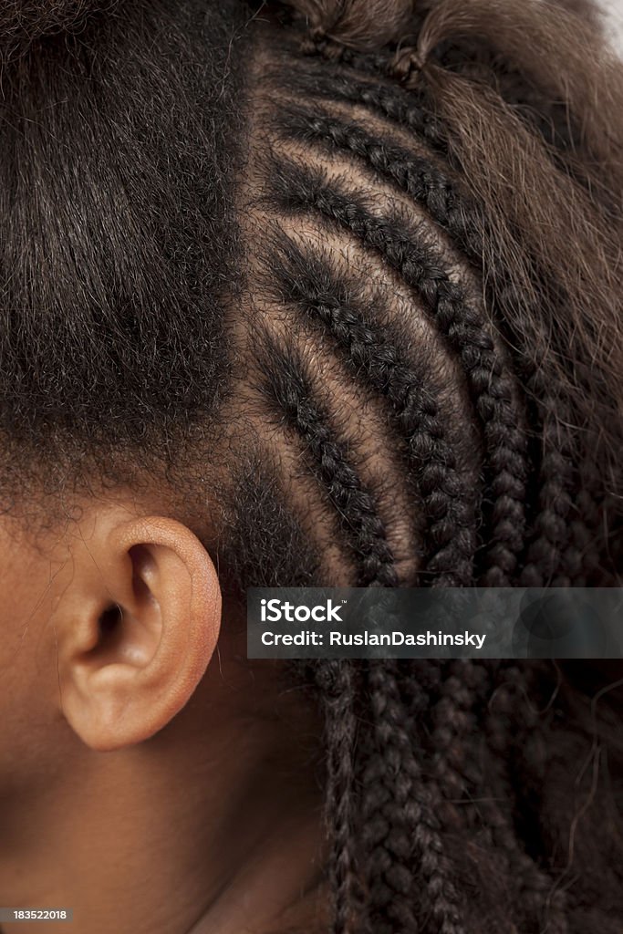 Женщина с афро волос расширенного. - Стоковые фото Косичка кукурузный ряд роялти-фри
