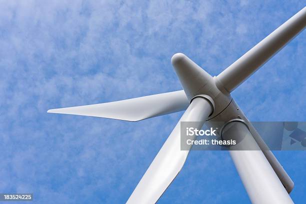 Turbina Eólica - Fotografias de stock e mais imagens de Turbina Eólica - Turbina Eólica, Abstrato, Vista de Baixo para Cima