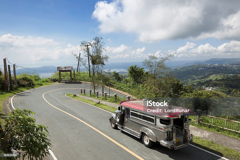 Paseo en taxi colectivo - Foto de stock de Jeepney libre de derechos