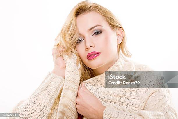 Maquillaje Profesional Foto de stock y más banco de imágenes de Adulto - Adulto, Adulto joven, Belleza