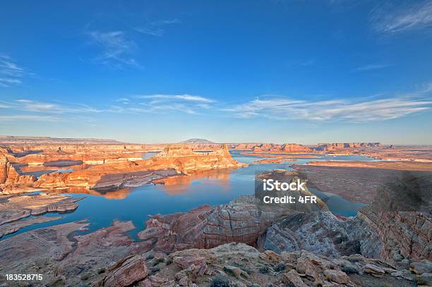 Photo libre de droit de Coucher De Soleil Sur Lake Powell Du Alstrom Point banque d'images et plus d'images libres de droit de Mesa - Mesa, Mesa - Arizona, Angle aigu