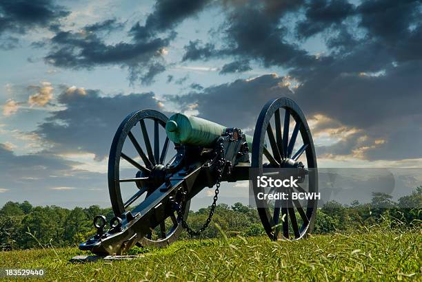 Guerra Civil Battlefieldscannon Ao Pôr Do Sol - Fotografias de stock e mais imagens de Campo de Batalha - Campo de Batalha, Arma de Fogo, Bronze - Liga