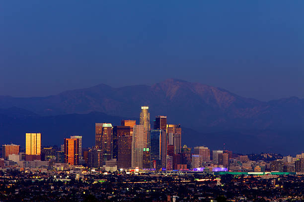 istock Los Angeles under the dusk 183532566