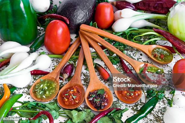 Foto de Molhos Em Colheres e mais fotos de stock de Comida mexicana - Comida mexicana, Pimenta Malagueta Verde, Fundo Branco