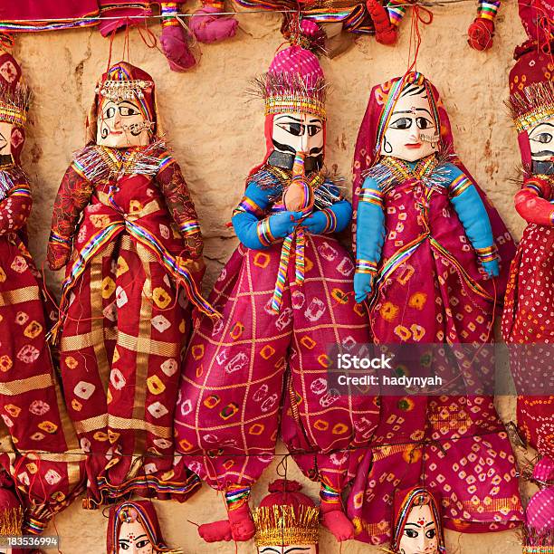 Colorato Indiano Peluche Per La Vendita - Fotografie stock e altre immagini di Pupazzo - Pupazzo, India, Arte