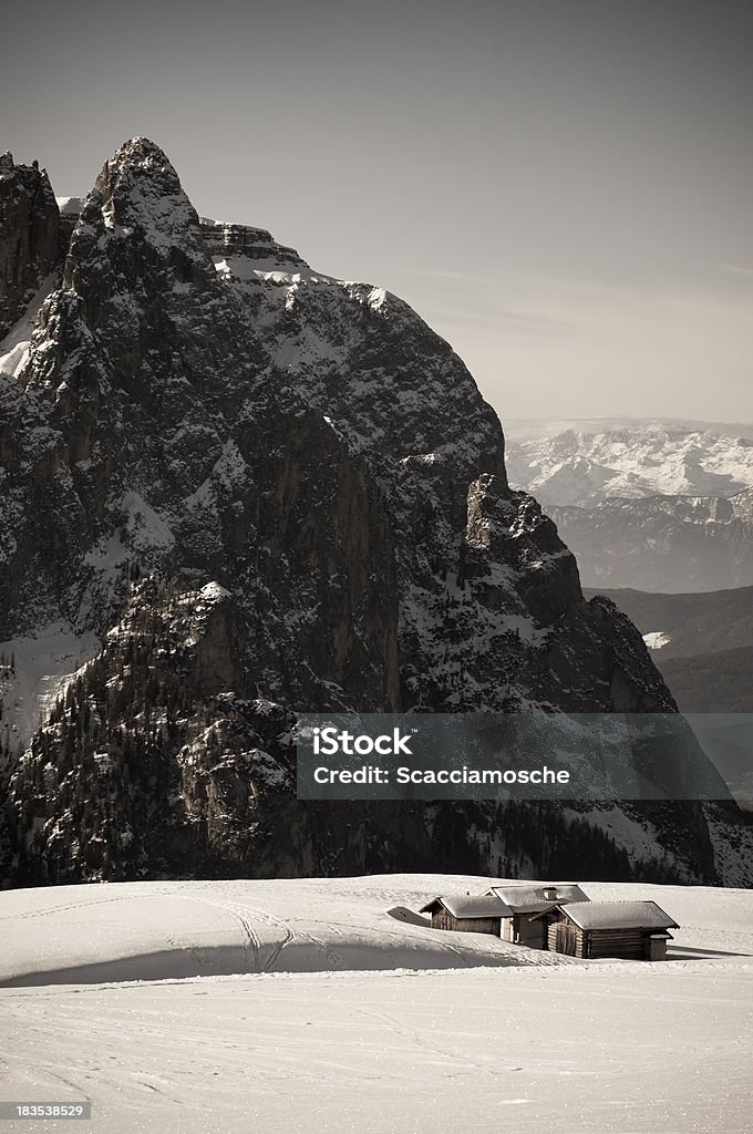 Kleine Blockhütten, Winter Landschaft der italienischen Alpen-Dolomiten - Lizenzfrei Alpen Stock-Foto