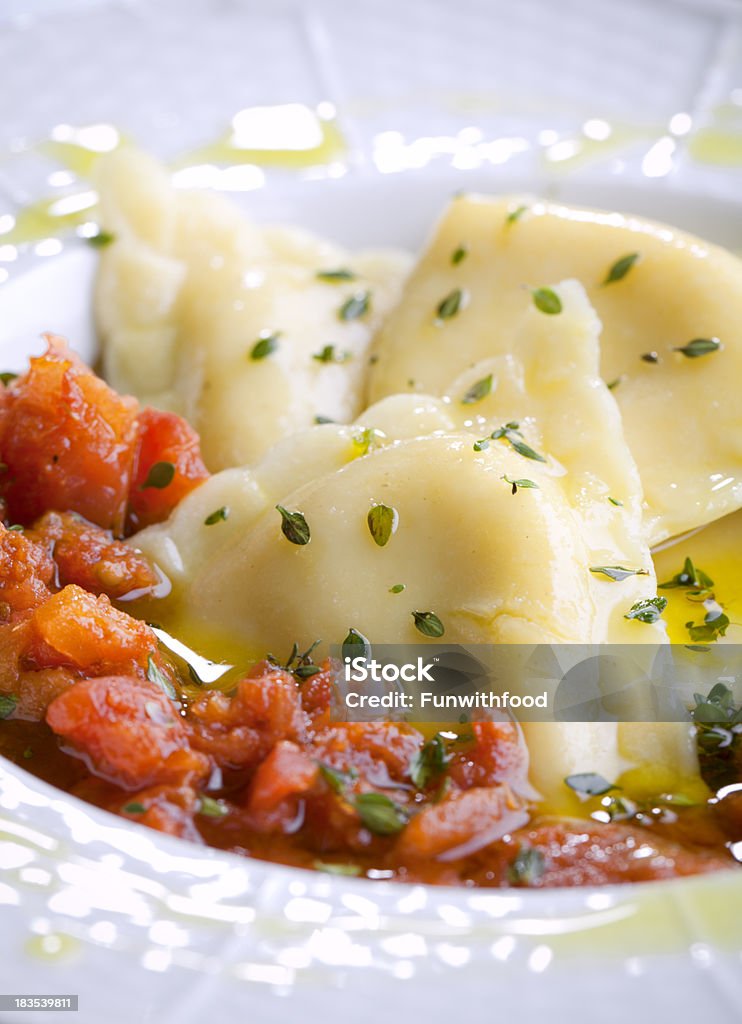 Ravioli Sauce tomate & des pâtes italiennes repas, cuisine maison - Photo de Aliment libre de droits