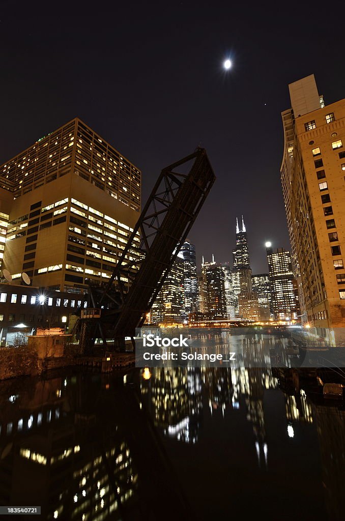 Chicago Bridge di notte - Foto stock royalty-free di Acqua