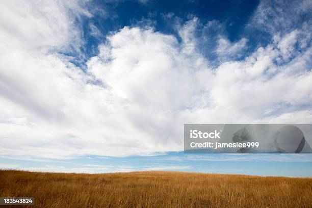 Krajobraz Z Chmurami Na Prairie - zdjęcia stockowe i więcej obrazów Bez ludzi - Bez ludzi, Biały, Chmura