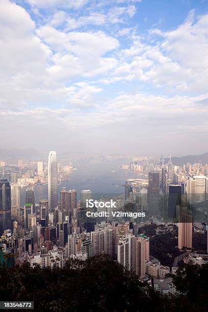 Skyline De Hong Kong - Fotografias de stock e mais imagens de Alto - Descrição Física - Alto - Descrição Física, Ao Ar Livre, Apartamento