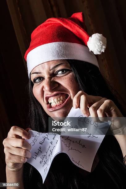 Bad Frau Mit Weihnachtsmütze Zerstörung Ein Buchstabe Stockfoto und mehr Bilder von Angst