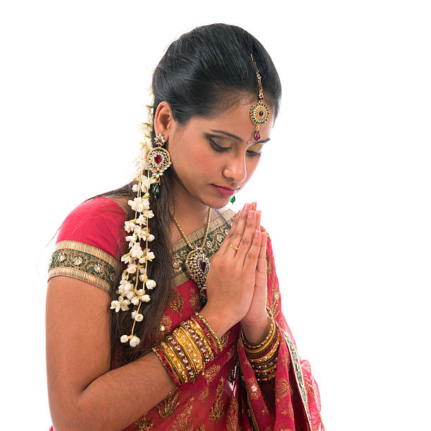 indian gebet isoliert - bollywood prayer position indian culture indian ethnicity stock-fotos und bilder