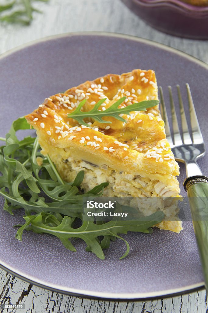 "-" Torta com frango e cogumelos. - Royalty-free Almoço Foto de stock