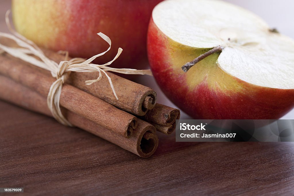Aplle und Zimt - Lizenzfrei Apfel Stock-Foto