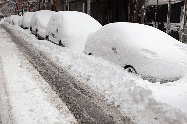 istock Cars and streets covered in snow 183581817