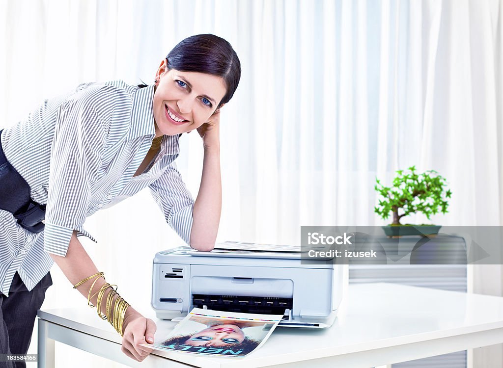 editor de fotos en el trabajo - Foto de stock de Impresora libre de derechos