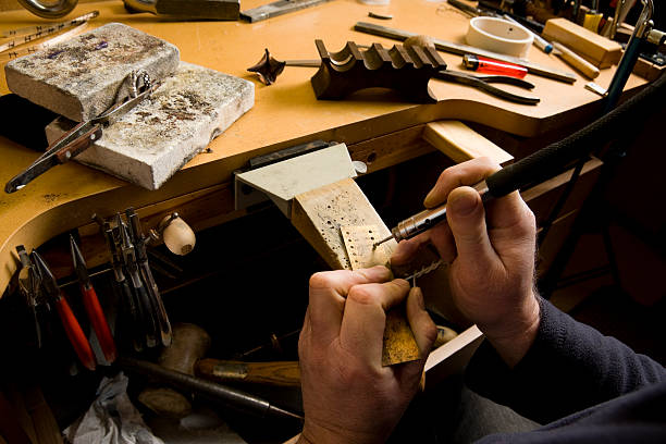 istock Jeweller drilling 183584227