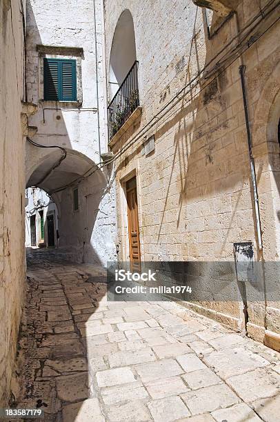 Gasse Liegt Ceglie Messapica Apulien Italien Stockfoto und mehr Bilder von Apulien - Apulien, Architektur, Arkade