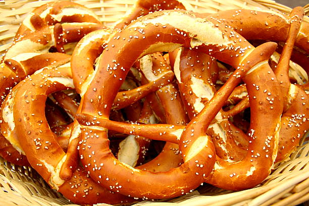 istock Large wicker basket and giant pretzels 183591360
