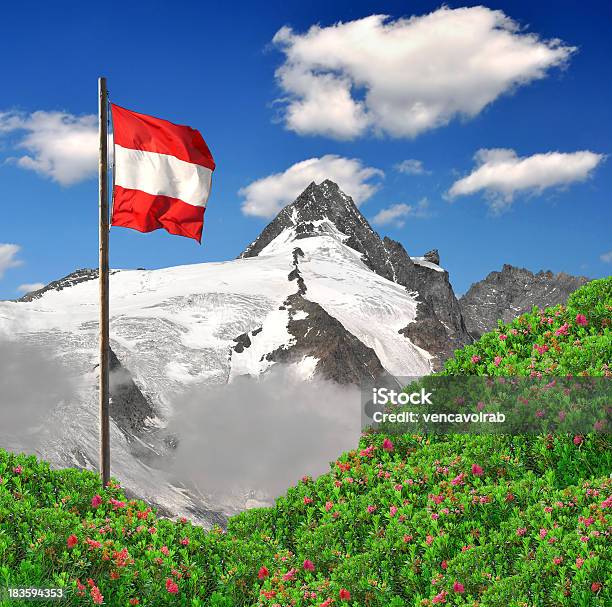 Гросглокнер — стоковые фотографии и другие картинки Австрия - Австрия, Гора, Флаг