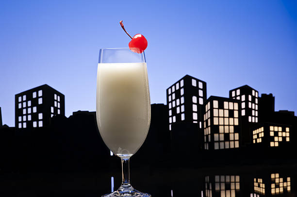 istock Metropolis Pina colada cocktail 183595398