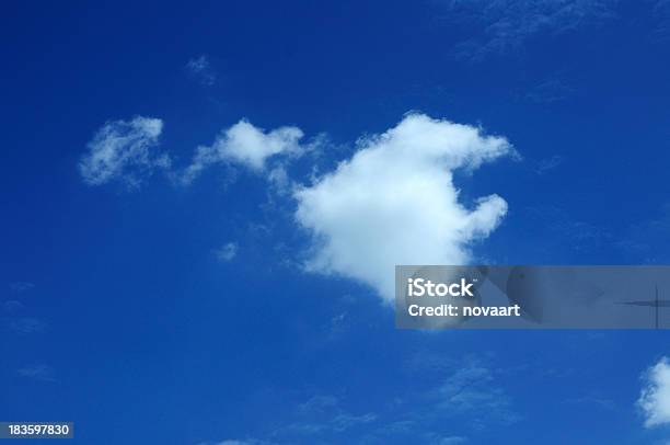 Cloud Immagine Come Un Angolo Di Pesce - Fotografie stock e altre immagini di Ambientazione esterna - Ambientazione esterna, Astratto, Blu