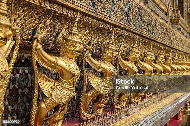 Garuda Statuen Stockfoto und mehr Bilder von Alt - Alt, Architektur, Asiatische Kultur