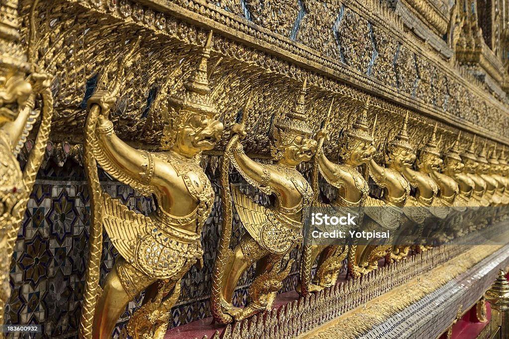 Garuda estatuas - Foto de stock de Aire libre libre de derechos