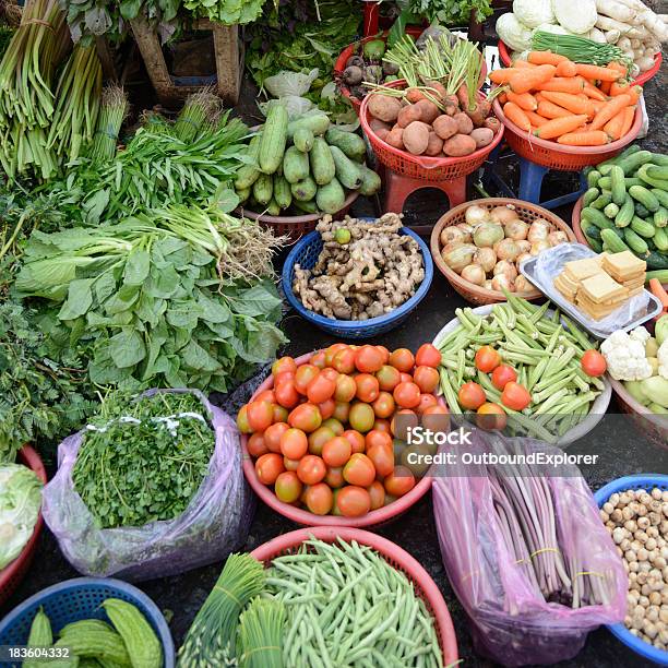 Mercato Ortofrutticolo - Fotografie stock e altre immagini di Mercato di prodotti agricoli - Mercato di prodotti agricoli, Arachide - Cibo, Asia