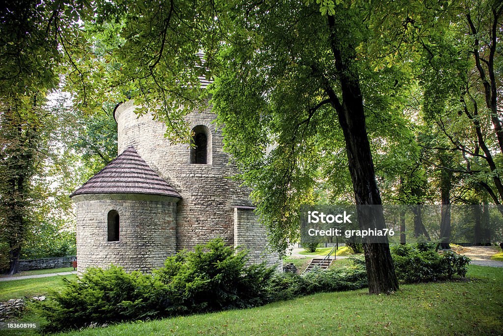 Sala Romanesque St. Nicholas rotonda en la colina del castillo en Cieszyn, Polonia. - Foto de stock de Polonia libre de derechos