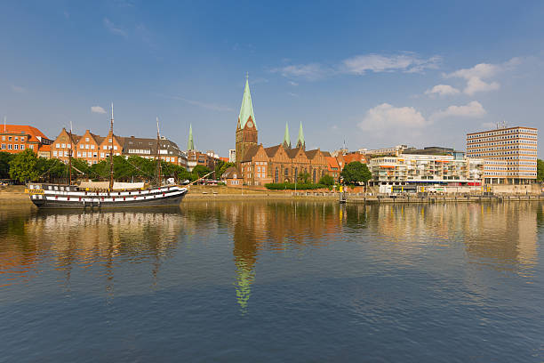 istock Cityscape of summer Bremen 183633817