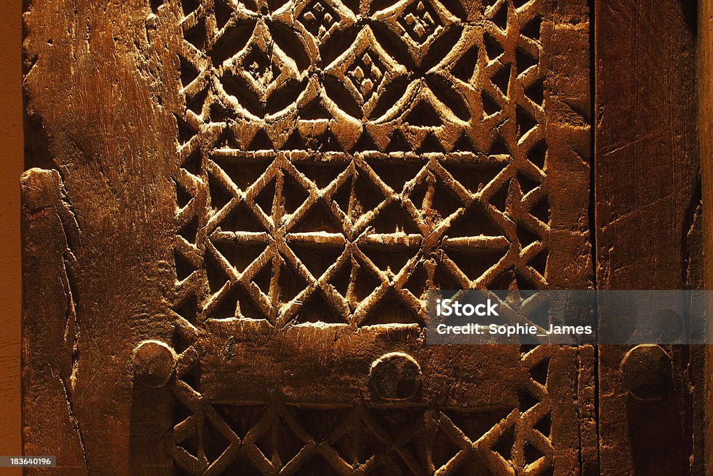 Uma mão antiga muito finos esculpidos porta da Arábia - Royalty-free Arquitetura Foto de stock