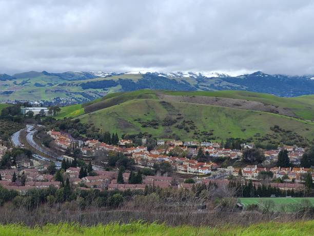 snowfall along the diablo range near san ramon, california - mt diablo state park california san francisco bay area suburb imagens e fotografias de stock