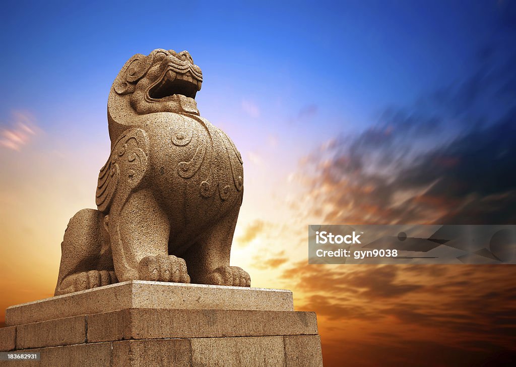 León chino tradicional stone - Foto de stock de Amarillo - Color libre de derechos