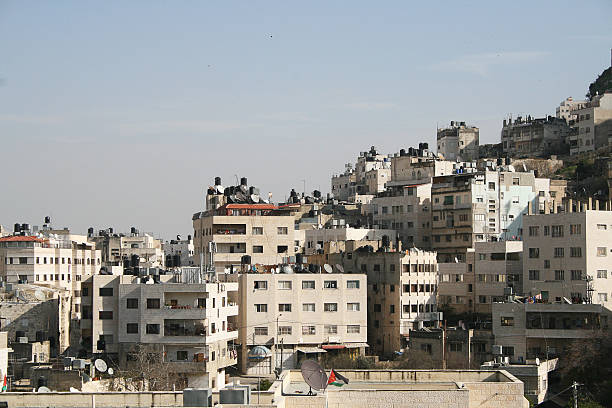 palästinensische gebäude. - jenin stock-fotos und bilder