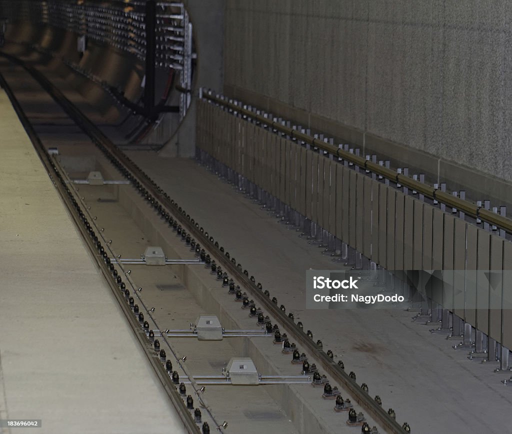 Un túnel subterráneo - Foto de stock de Cable libre de derechos