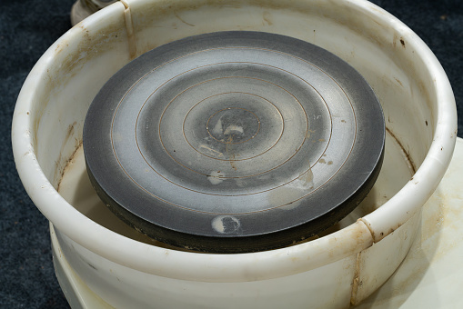 Rotating disc for pottery