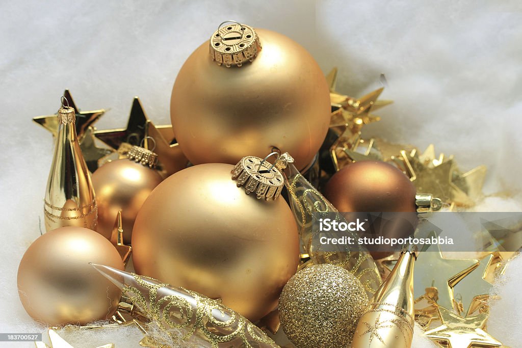 Decorações de Natal dourado - Royalty-free Bola de Árvore de Natal Foto de stock