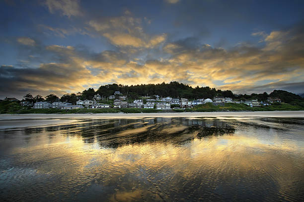 istock Sunrise at Cannon Beach 183704681