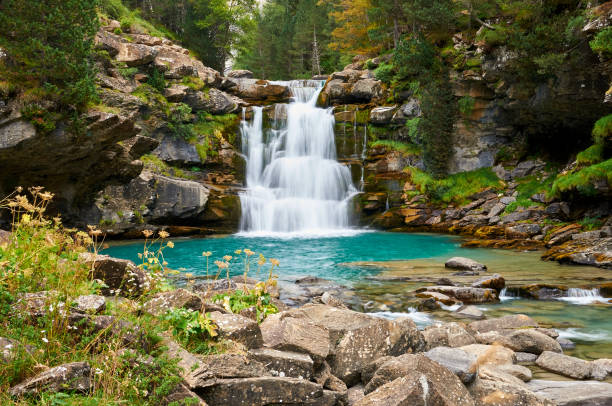 istock Gradas de Soaso waterfall, Ordesa Natural park 1837462547