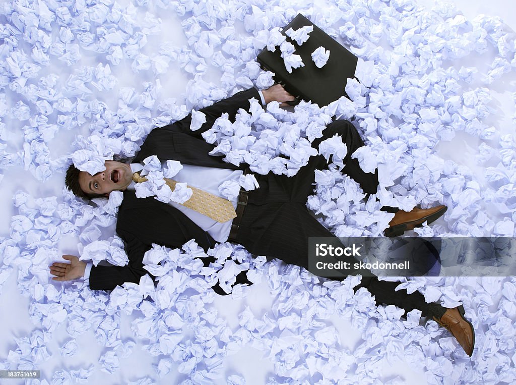 Homem de negócios feliz com o trabalho - Foto de stock de Documento royalty-free