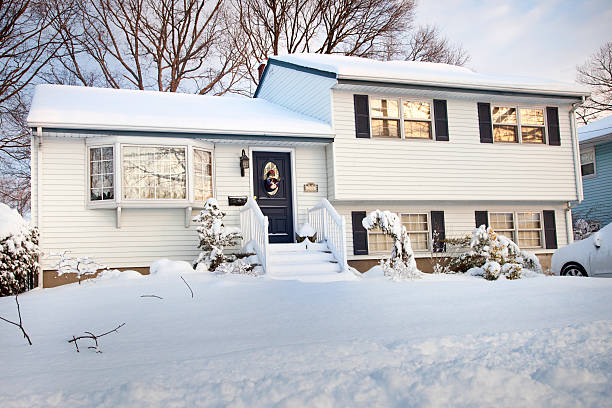 istock House at dawn after a heavy snow storm 183751747