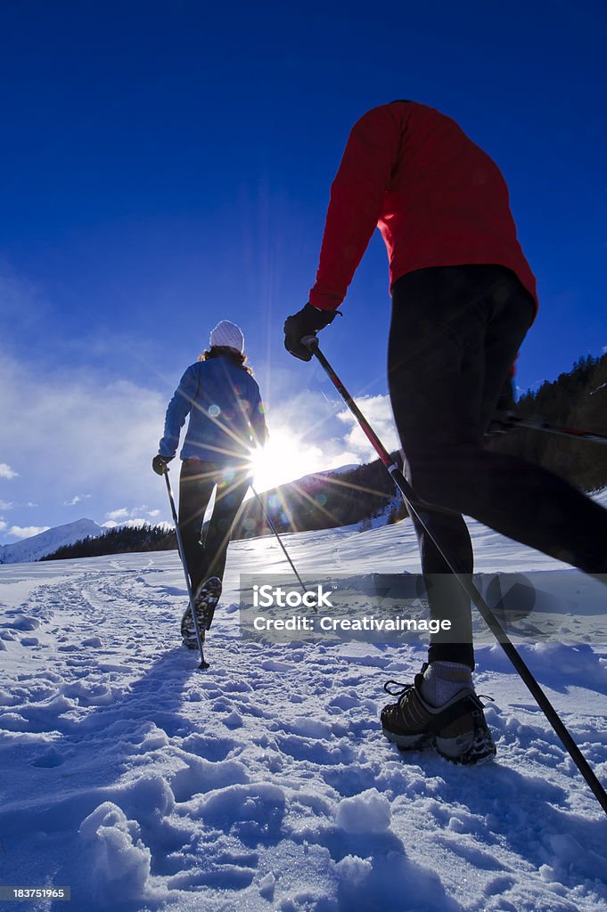 Marche nordique à l'hiver - Photo de Hiver libre de droits