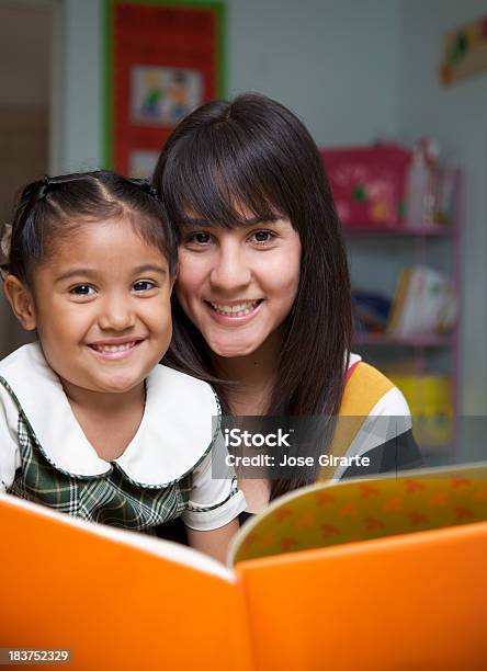 Lesen Ist Spaß Stockfoto und mehr Bilder von Lehrkraft - Lehrkraft, Lernender, Lesen